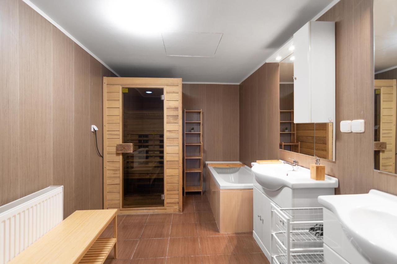 The Bookhouse, 5-Bedroom Residence By Prague Castle Esterno foto