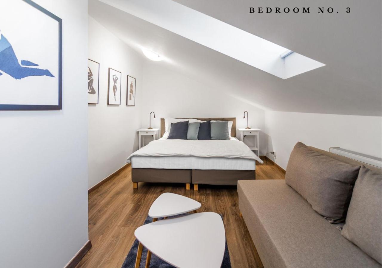 The Bookhouse, 5-Bedroom Residence By Prague Castle Esterno foto