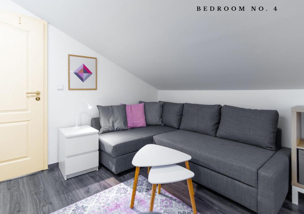 The Bookhouse, 5-Bedroom Residence By Prague Castle Esterno foto