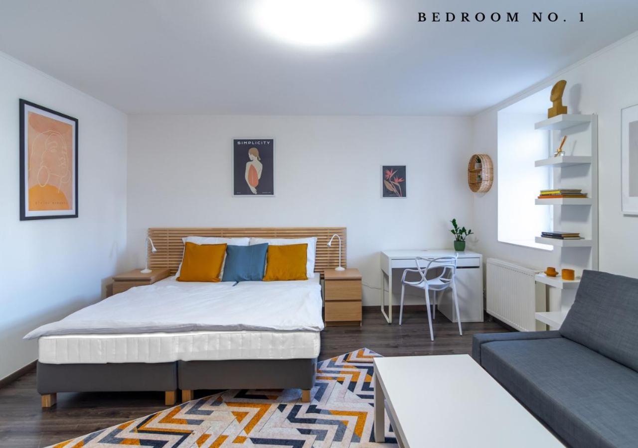 The Bookhouse, 5-Bedroom Residence By Prague Castle Esterno foto